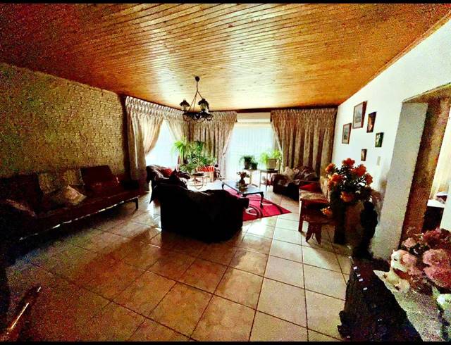 4 BEDROOM HOUSE FOR SALE IN MULLERSTUINE